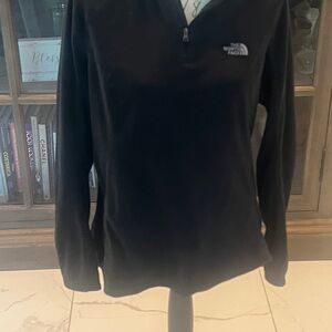 The North Face Women's Classic Black Pullover
